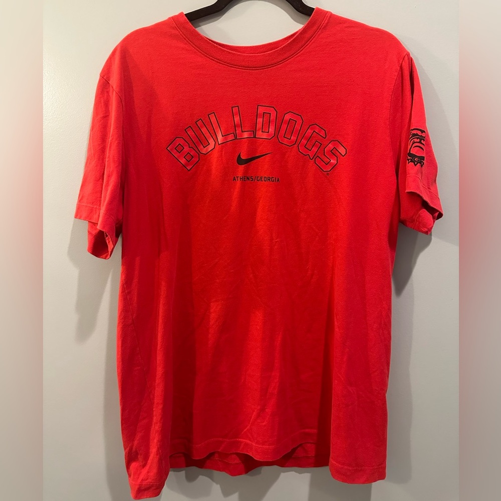 Nike University of Georgia Bulldogs Tee Size M Red - Picture 1 of 6
